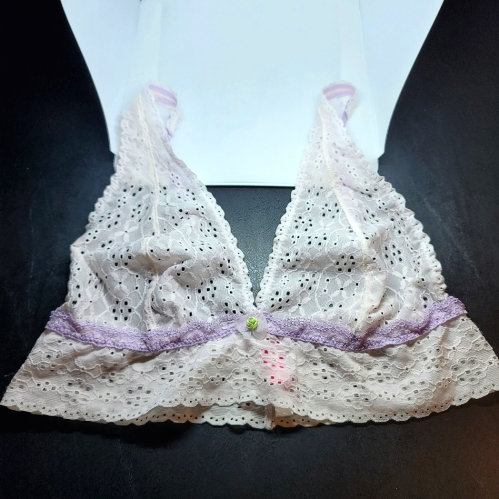 Cosmopolitan Lace Bralette